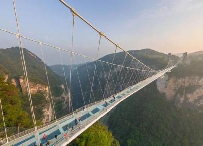 مرتفع ترین پل شیشه ای جهان را با تور مجازی ببینید
