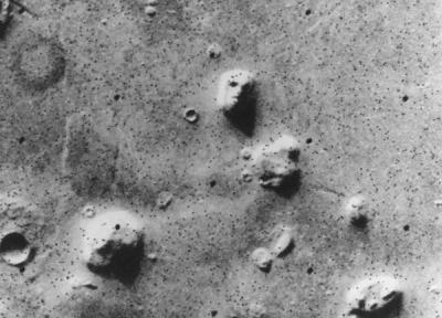 ظاهر شدن چهره های عجیب در مریخ، عکس