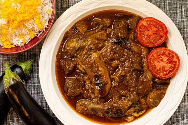 طرز تهیه خورش بادمجان مجلسی؛ غذای لذیذ و محبوب ایرانی