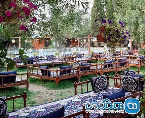 برترین رستوران ها با موسیقی زنده در اصفهان 1404: راهنمای جامع سفره خانه های سنتی و باغ های لوکس